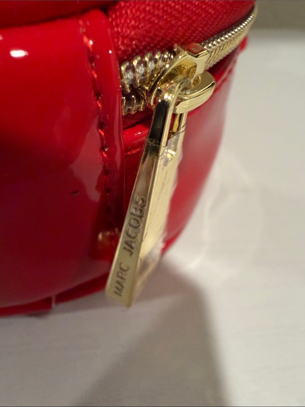 Marc Jacobs Red Patent Round Mini Bag - Picture 3 of 6